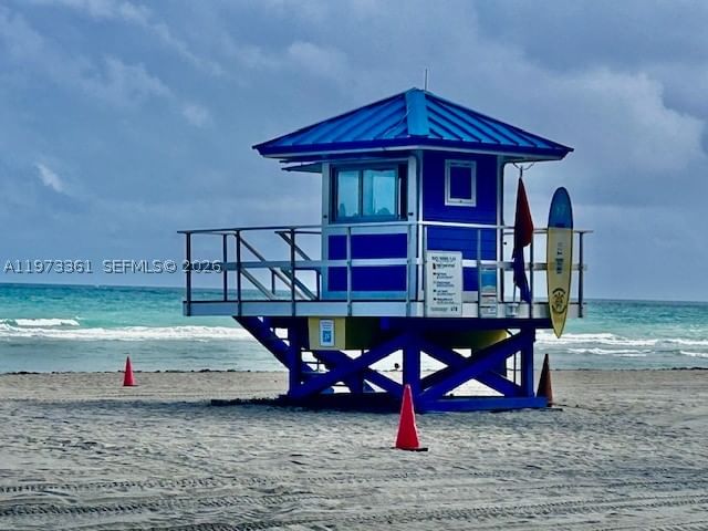 Real estate property located at 2200 Ocean Dr N102, Broward, Waterway @ Hollywood Beac, Hollywood, FL