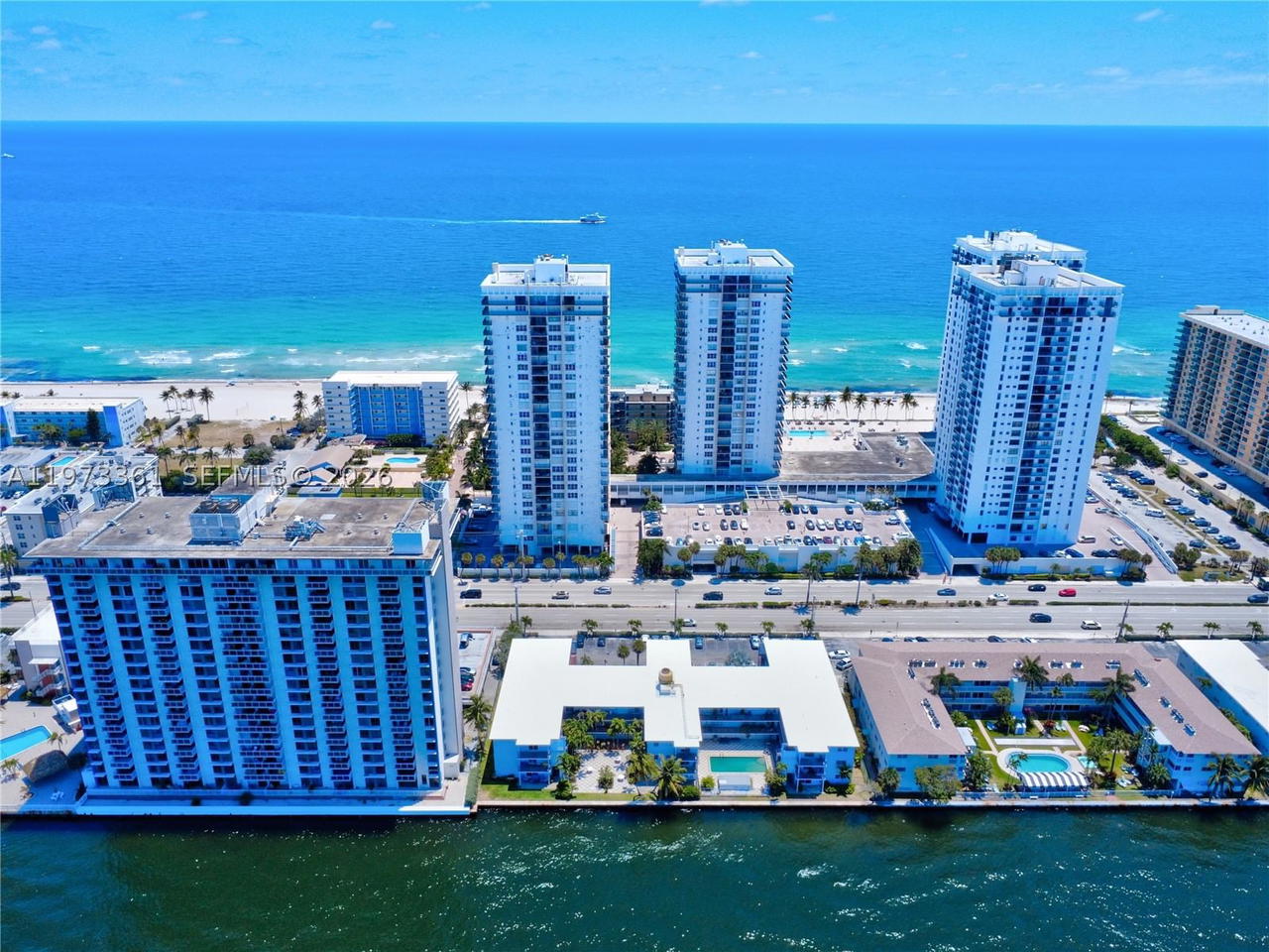 Real estate property located at 2200 Ocean Dr N102, Broward, Waterway @ Hollywood Beac, Hollywood, FL