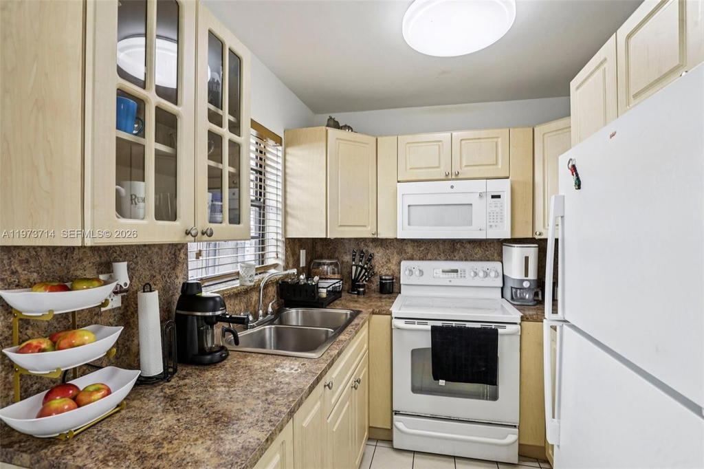 Real estate property located at 5930 25th Ct #104, Miami-dade, Villas De Marbella Condo, Hialeah, FL