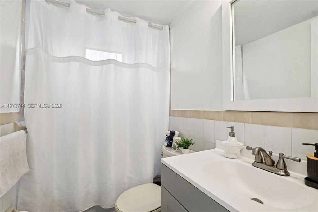 Real estate property located at 5930 25th Ct #104, Miami-dade, Villas De Marbella Condo, Hialeah, FL