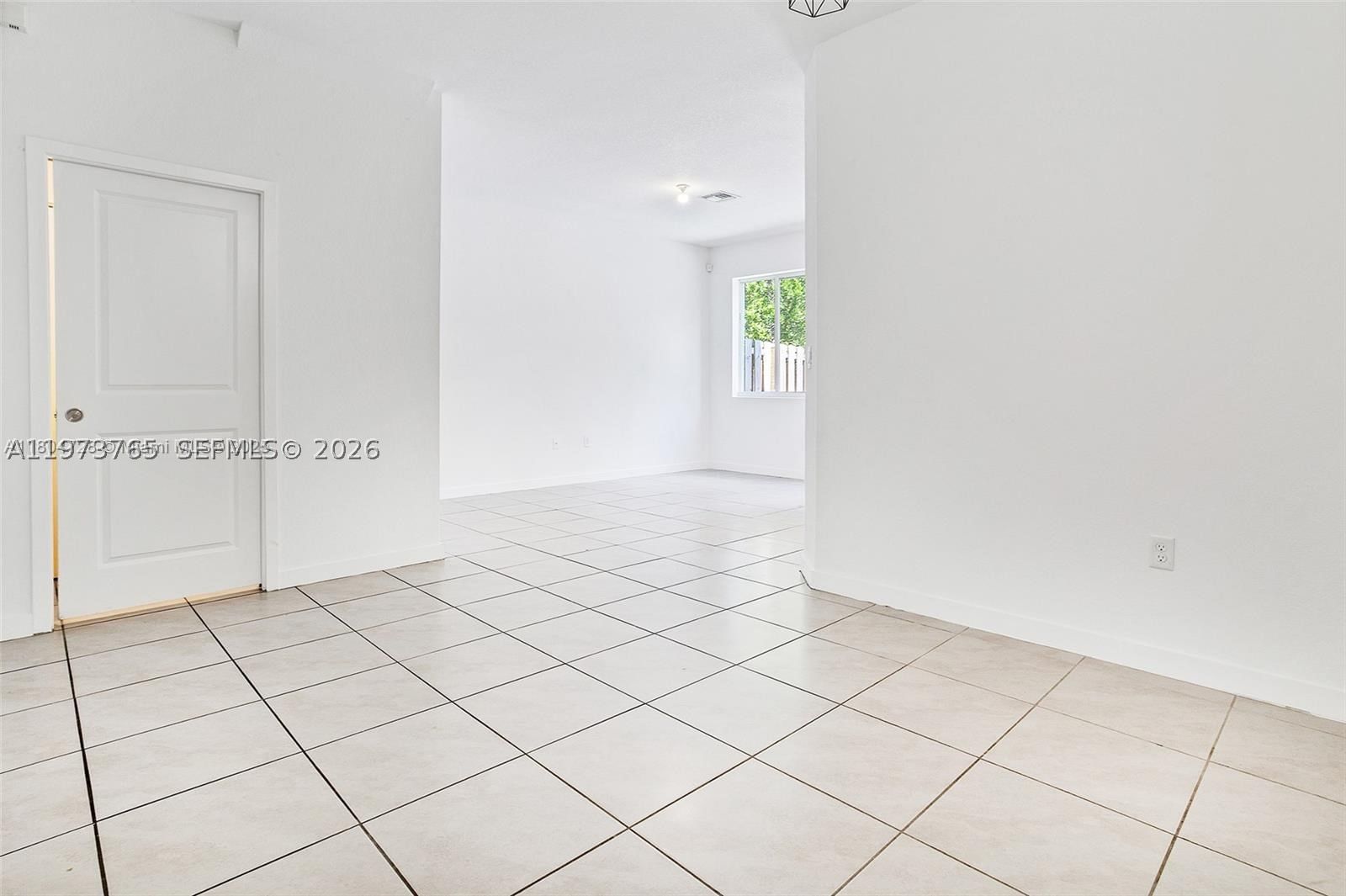 Real estate property located at 1363 208th Ter, Miami-dade, Walden Place, Miami Gardens, FL