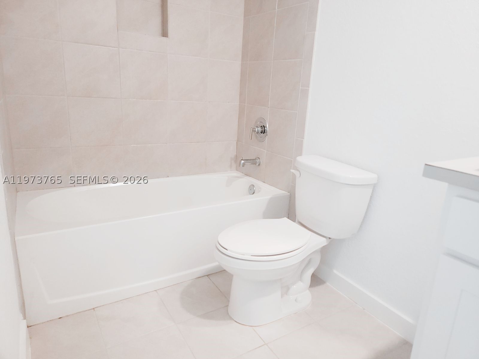 Real estate property located at 1363 208th Ter, Miami-dade, Walden Place, Miami Gardens, FL