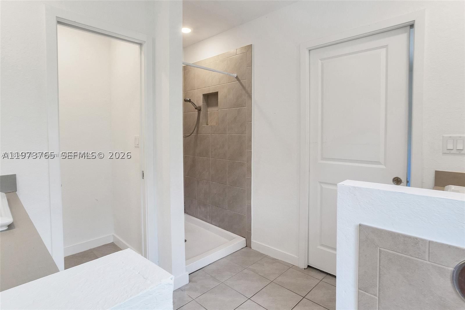 Real estate property located at 1363 208th Ter, Miami-dade, Walden Place, Miami Gardens, FL