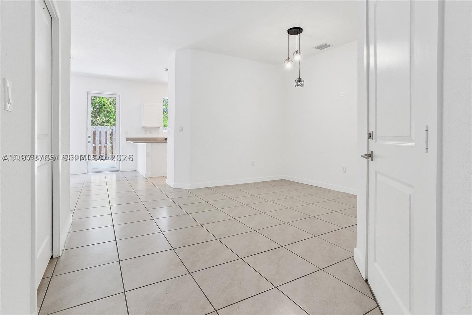 Real estate property located at 1363 208th Ter, Miami-dade, Walden Place, Miami Gardens, FL