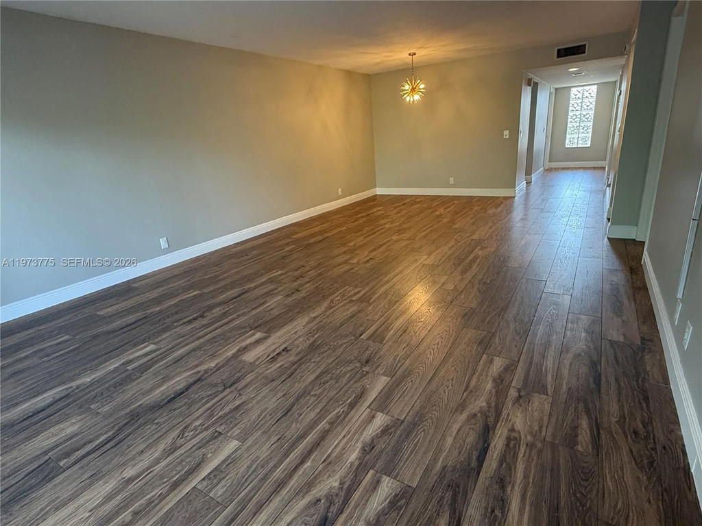 Real estate property located at 302 Lakeview Dr #204, Broward, Racquet Club Apts At Bona, Weston, FL