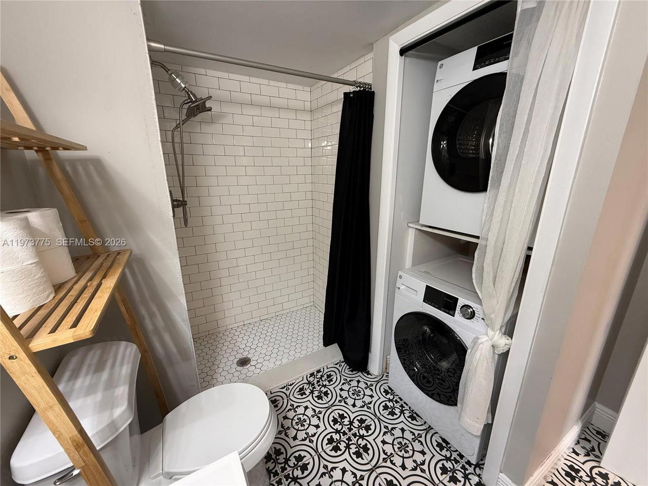 Real estate property located at 302 Lakeview Dr #204, Broward, Racquet Club Apts At Bona, Weston, FL