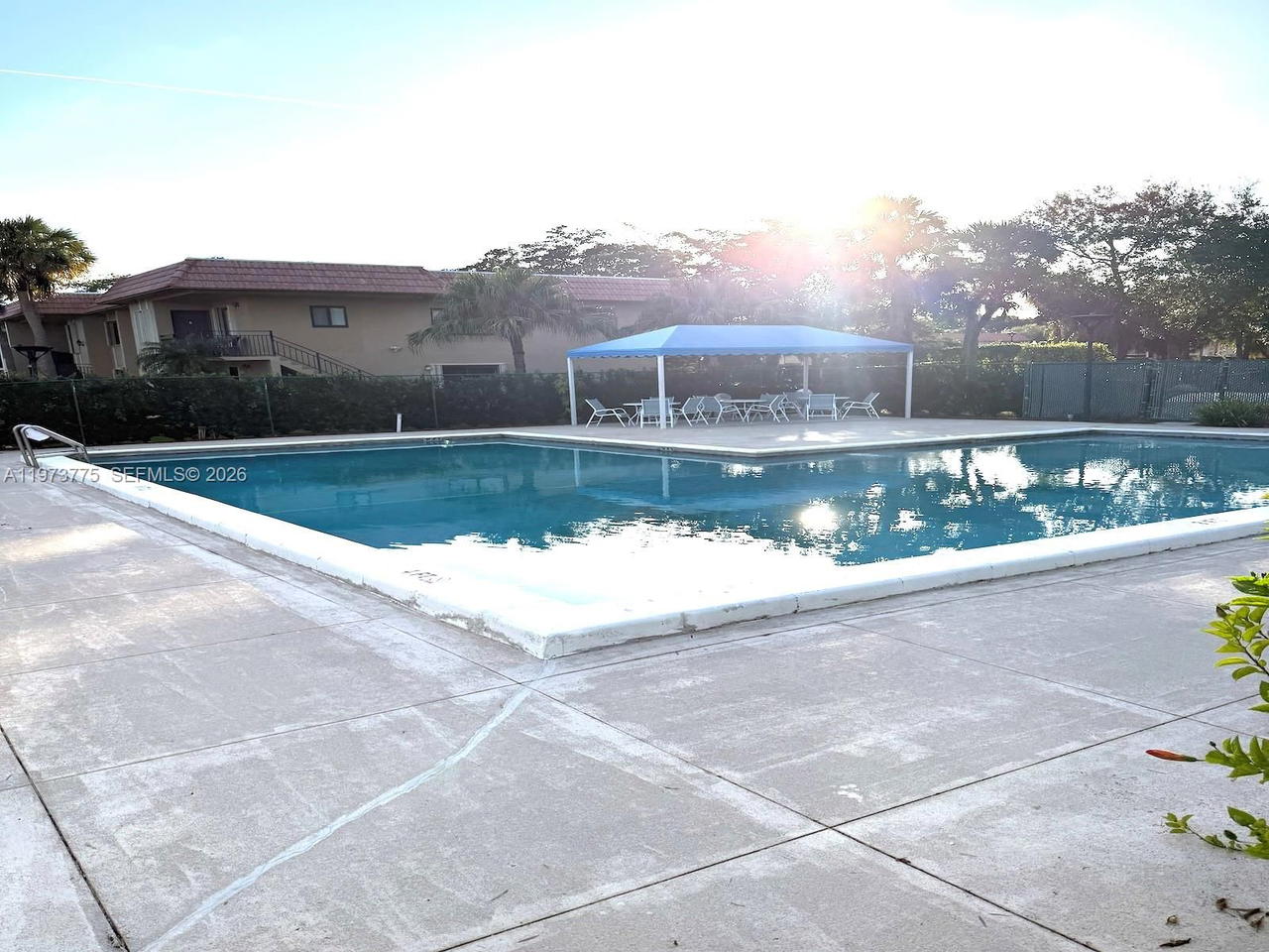 Real estate property located at 302 Lakeview Dr #204, Broward, Racquet Club Apts At Bona, Weston, FL