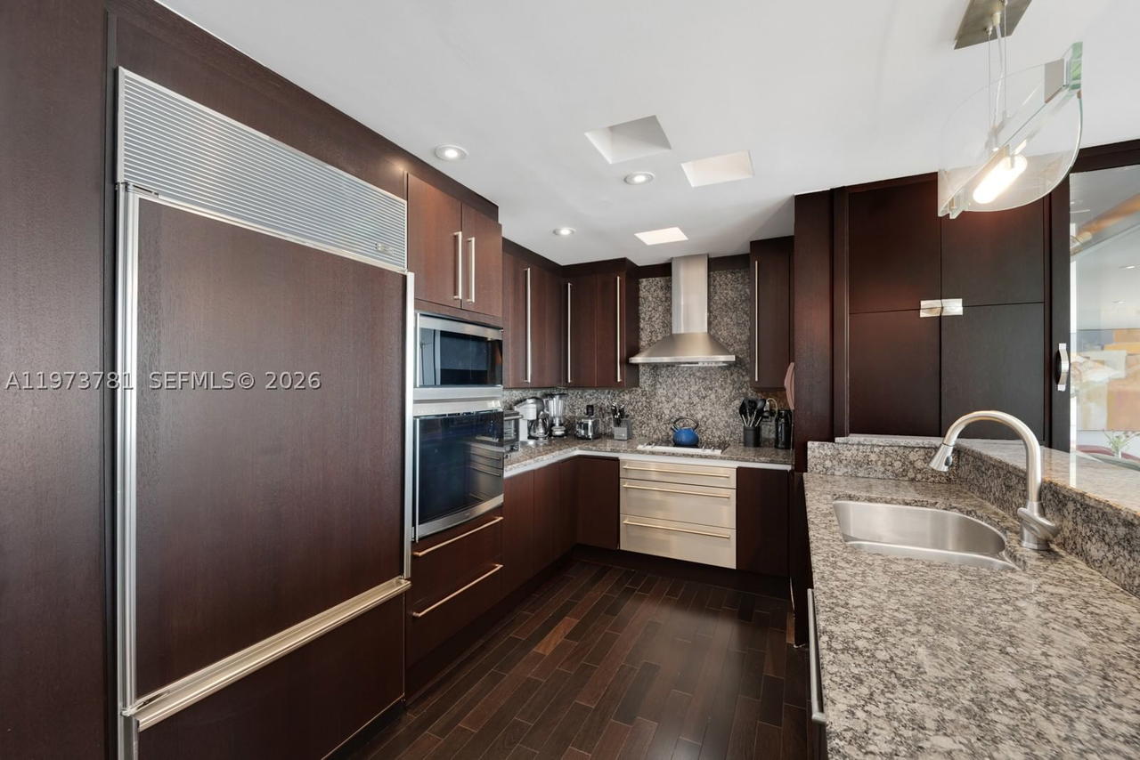 Real estate property located at 3400 27th Ave #2102, Miami-dade, The Tower Residences Cond, Miami, FL