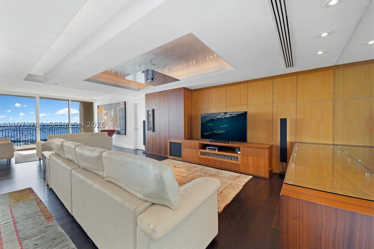 Real estate property located at 3400 27th Ave #2102, Miami-dade, The Tower Residences Cond, Miami, FL