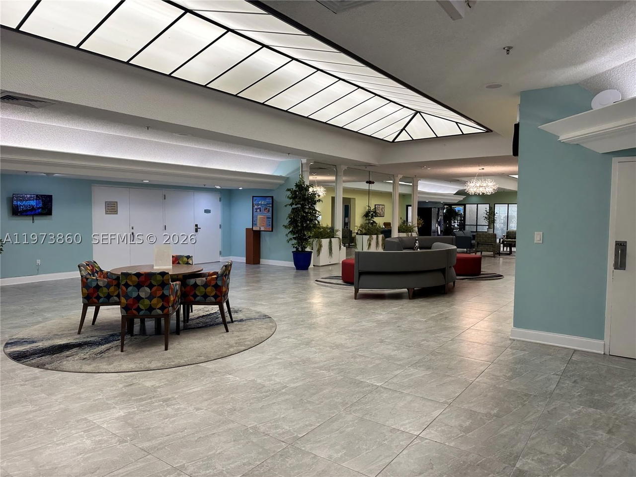 Real estate property located at 10434 Sunrise Lakes Blvd #102, Broward, Sunrise Lakes 218 Condo, Sunrise, FL