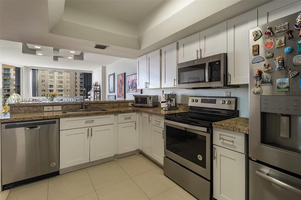 Real estate property located at 520 Brickell Key Dr A1007, Miami-dade, Brickell Key One Condo, Miami, FL