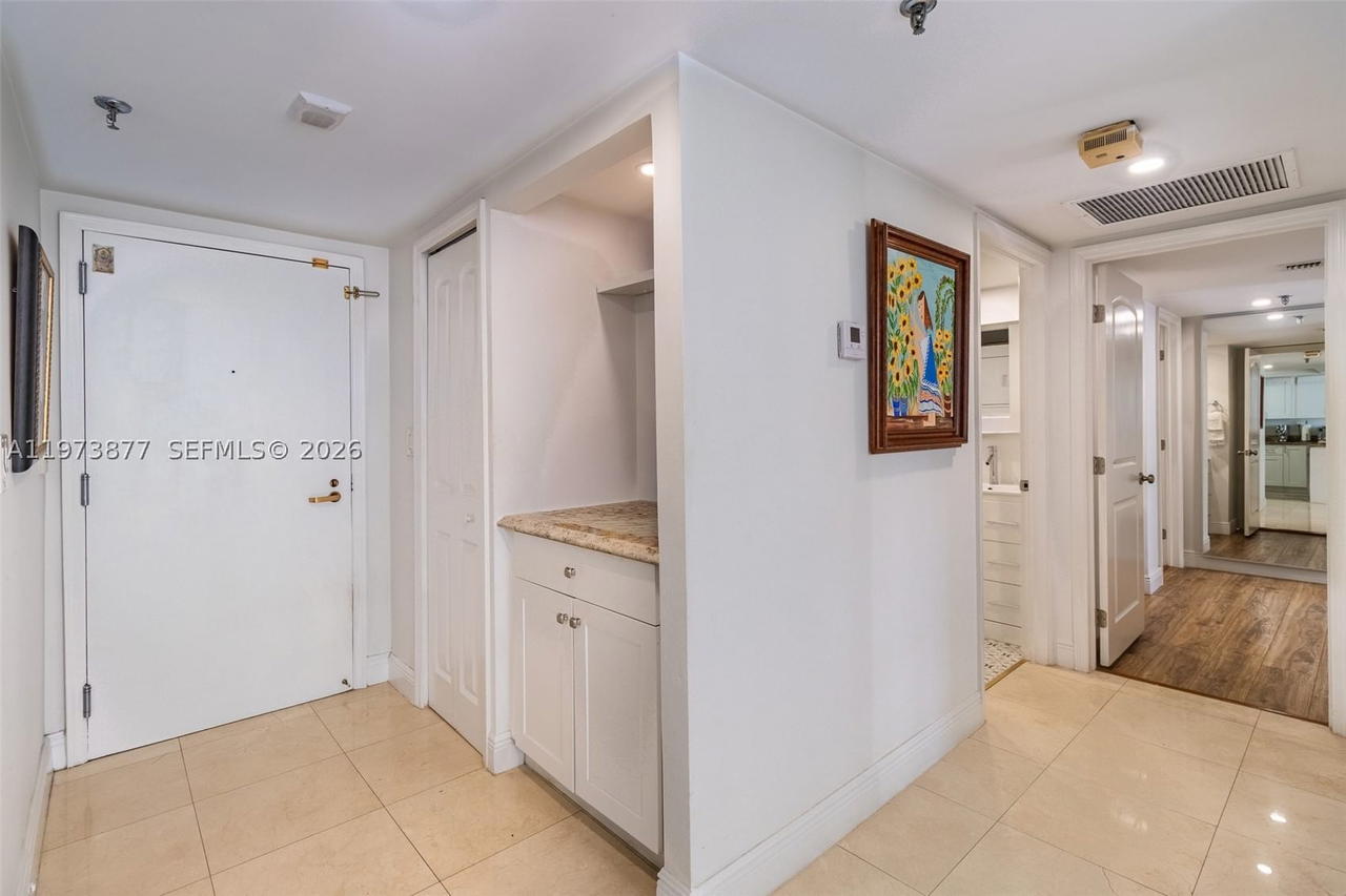 Real estate property located at 520 Brickell Key Dr A1007, Miami-dade, Brickell Key One Condo, Miami, FL