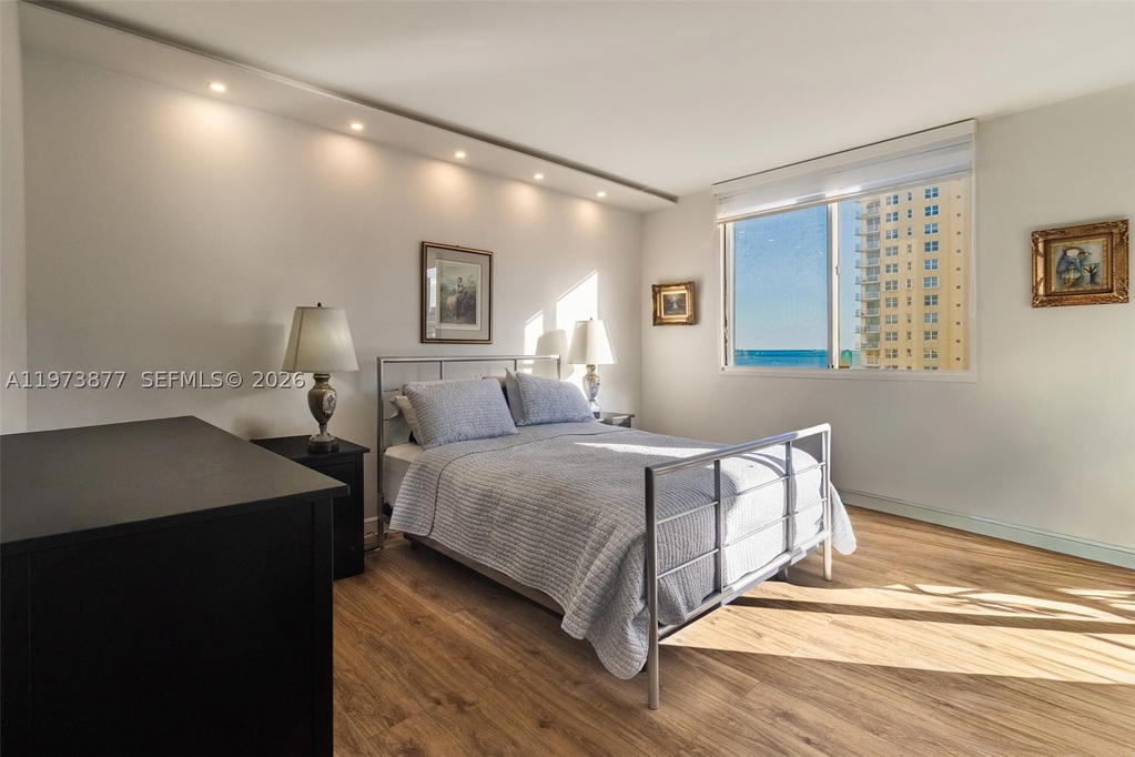 Real estate property located at 520 Brickell Key Dr A1007, Miami-dade, Brickell Key One Condo, Miami, FL