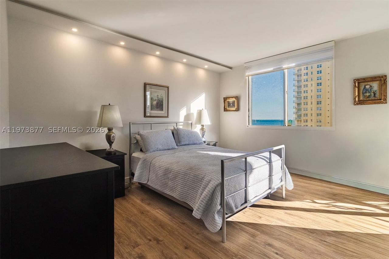 Real estate property located at 520 Brickell Key Dr A1007, Miami-dade, Brickell Key One Condo, Miami, FL