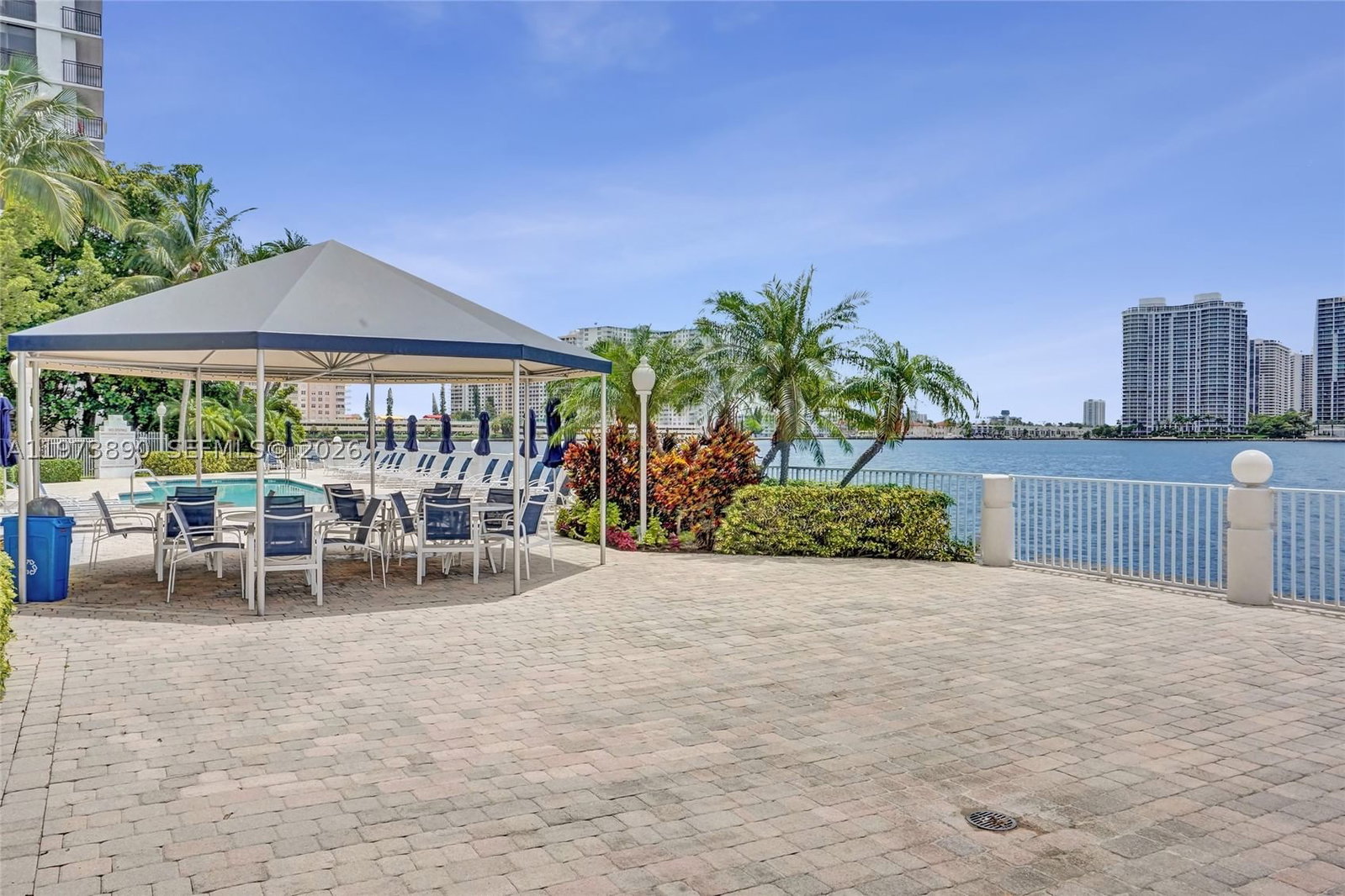 Real estate property located at 17700 Bay Rd #805, Miami-dade, Le Maisonneuve Condo, Sunny Isles Beach, FL