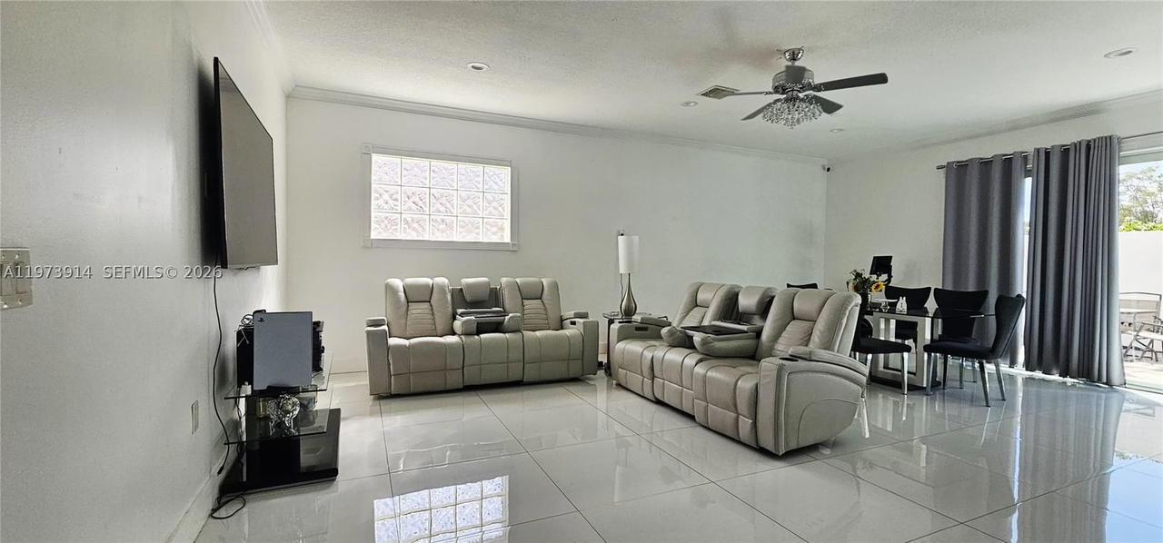 Real estate property located at 2150 100th Ave, Broward, Lakes At Pembroke, Pembroke Pines, FL