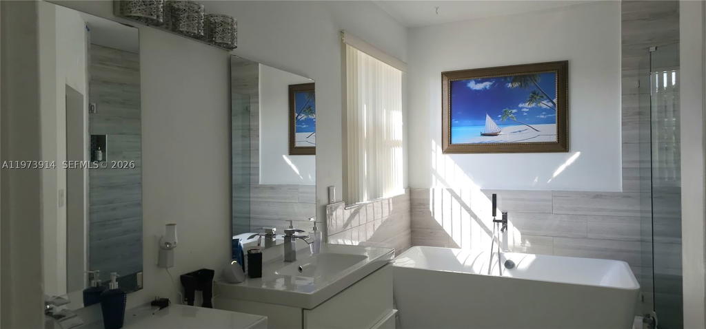 Real estate property located at 2150 100th Ave, Broward, Lakes At Pembroke, Pembroke Pines, FL