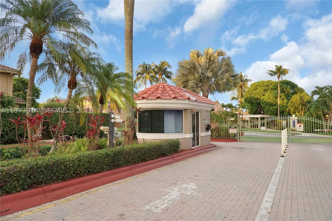 Real estate property located at 2150 100th Ave, Broward, Lakes At Pembroke, Pembroke Pines, FL