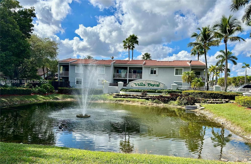 Real estate property located at 4712 114th Ave #102, Miami-dade, Villa Doral Condo No 4, Doral, FL