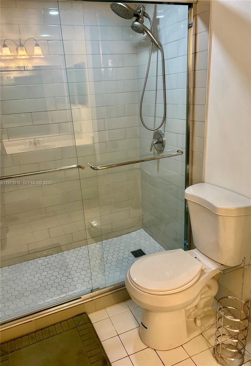 Real estate property located at 4712 114th Ave #102, Miami-dade, Villa Doral Condo No 4, Doral, FL