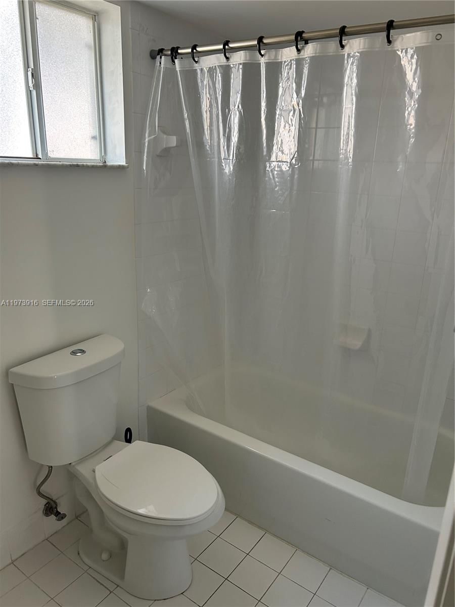 Real estate property located at 4712 114th Ave #102, Miami-dade, Villa Doral Condo No 4, Doral, FL