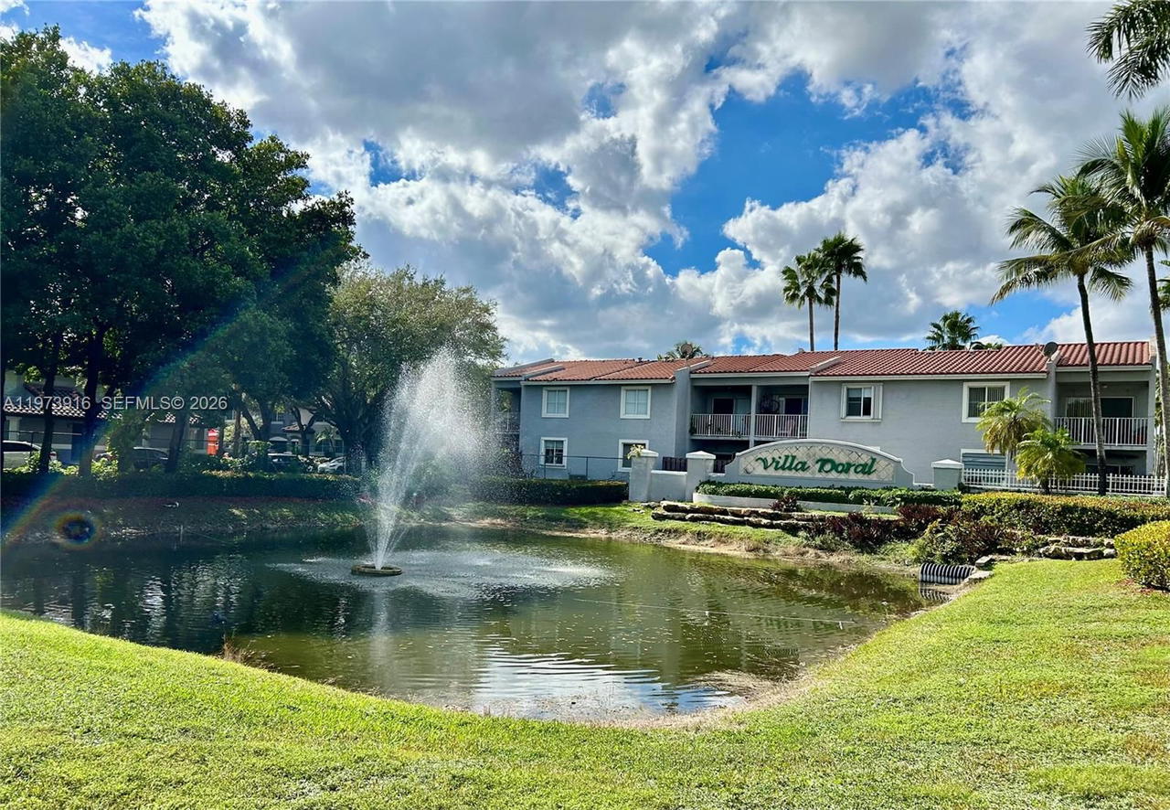 Real estate property located at 4712 114th Ave #102, Miami-dade, Villa Doral Condo No 4, Doral, FL