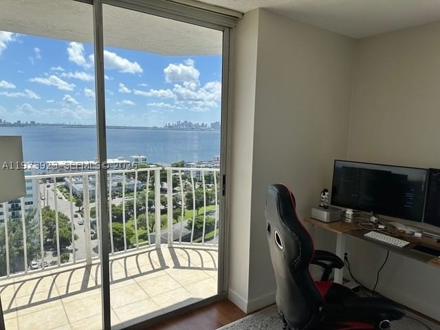 Real estate property located at 7601 Treasure Dr #1905, Miami-dade, The Grandview Palace Cond, North Bay Village, FL