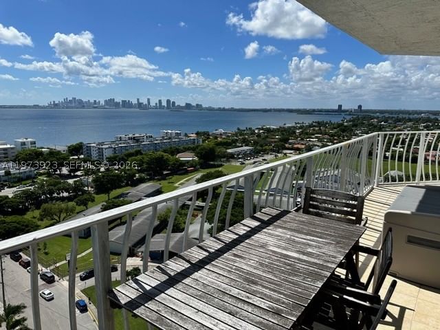 Real estate property located at 7601 Treasure Dr #1905, Miami-dade, The Grandview Palace Cond, North Bay Village, FL