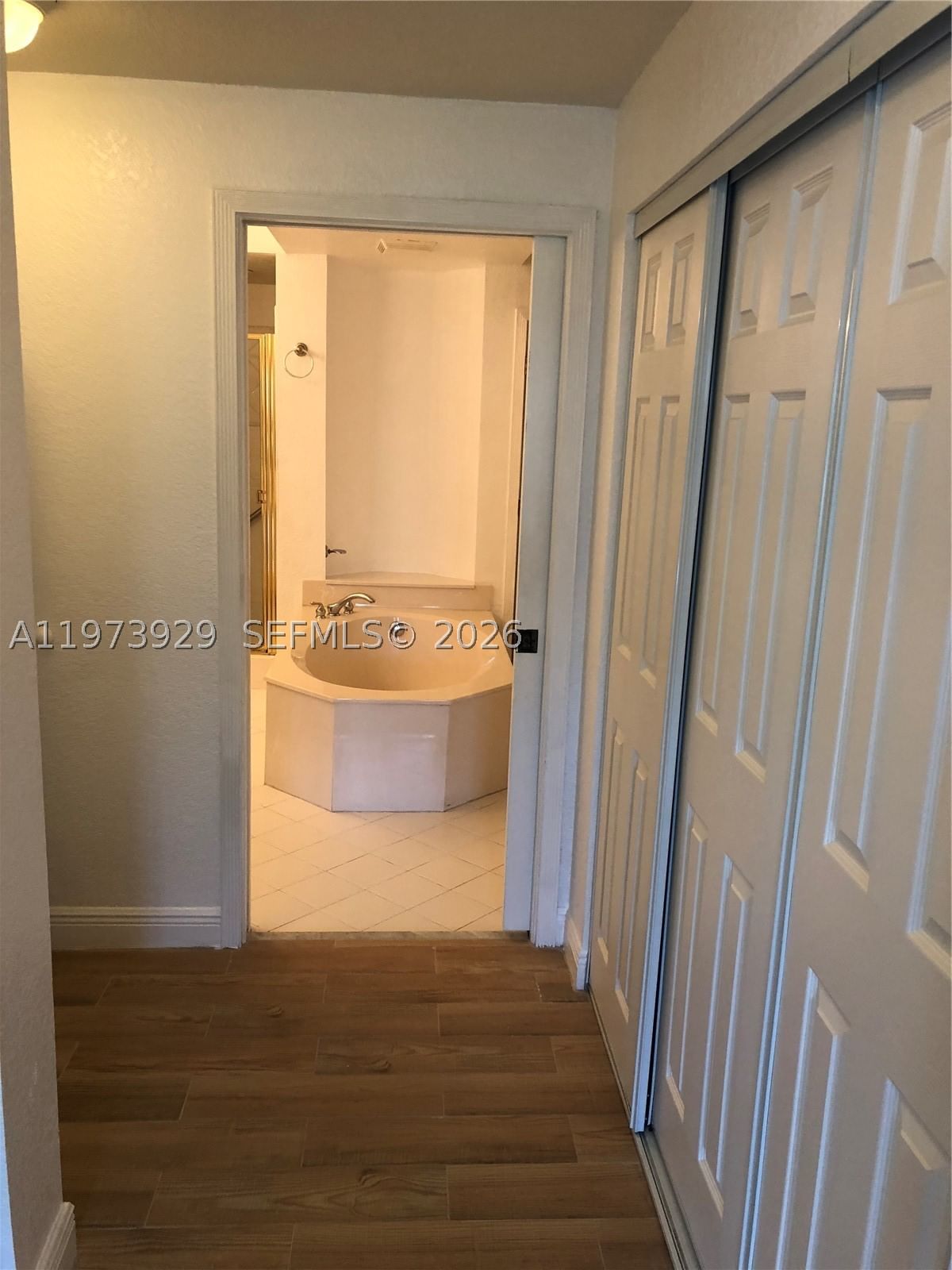 Real estate property located at 10710 66th St #210, Miami-dade, Captiva Condo E, Doral, FL