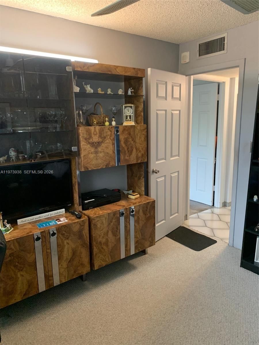 Real estate property located at 1400 Saint Charles #313, Broward, Park Place, Pembroke Pines, FL