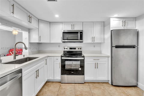 Real estate property located at 3252 Foxcroft Rd #102, Broward, Miramar Club Condominium, Miramar, FL