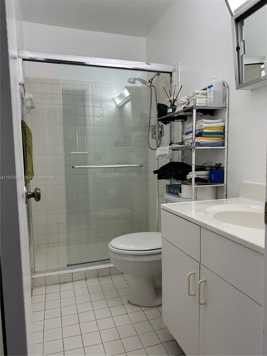 Real estate property located at 11307 200th St B-202, Miami-dade, Caribbean Gardens Condo, Miami, FL