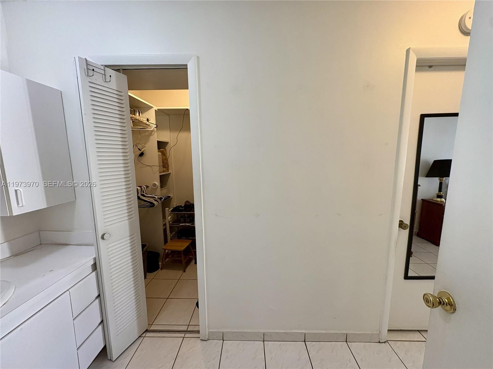 Real estate property located at 10611 23rd Ter, Miami-dade, Les Chalets, Miami, FL