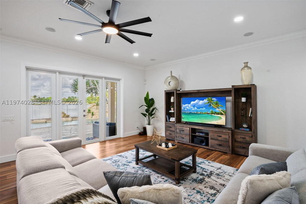 Real estate property located at 1537 Victoria Isle Way, Broward, Sector 7-parcel W, Weston, FL