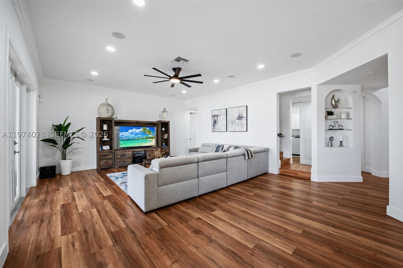 Real estate property located at 1537 Victoria Isle Way, Broward, Sector 7-parcel W, Weston, FL