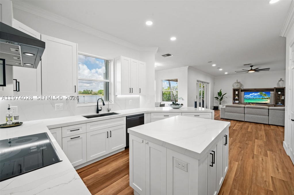 Real estate property located at 1537 Victoria Isle Way, Broward, Sector 7-parcel W, Weston, FL