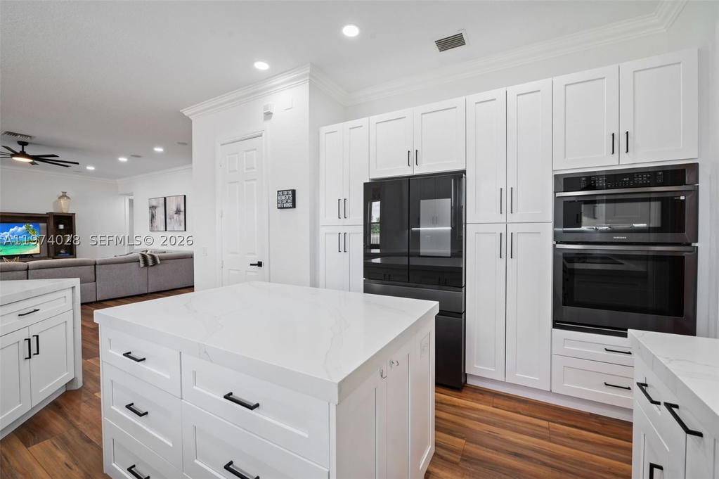 Real estate property located at 1537 Victoria Isle Way, Broward, Sector 7-parcel W, Weston, FL