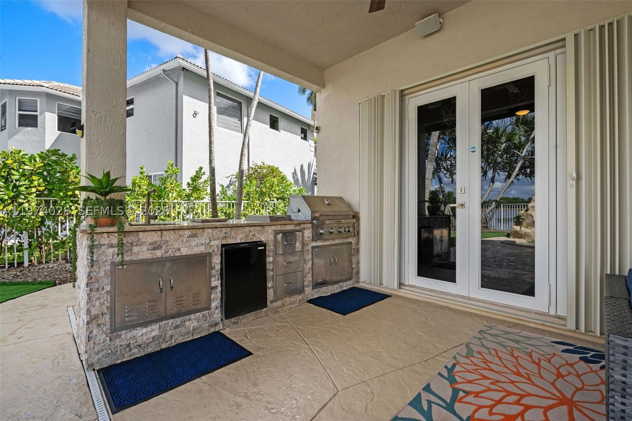 Real estate property located at 1537 Victoria Isle Way, Broward, Sector 7-parcel W, Weston, FL