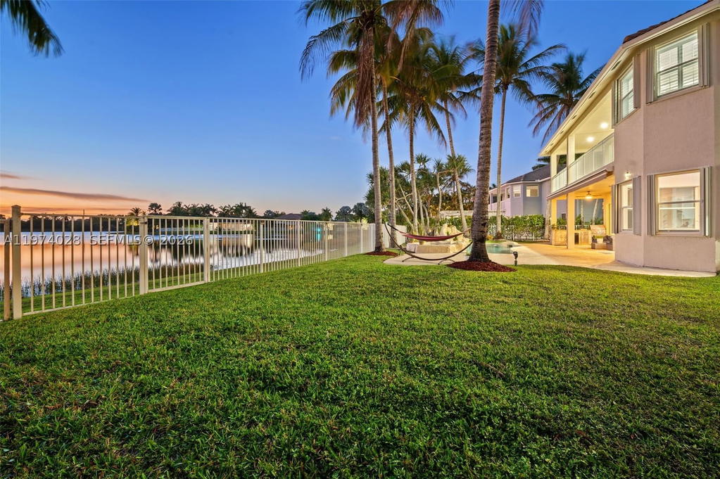 Real estate property located at 1537 Victoria Isle Way, Broward, Sector 7-parcel W, Weston, FL