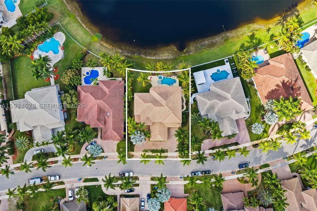 Real estate property located at 1537 Victoria Isle Way, Broward, Sector 7-parcel W, Weston, FL