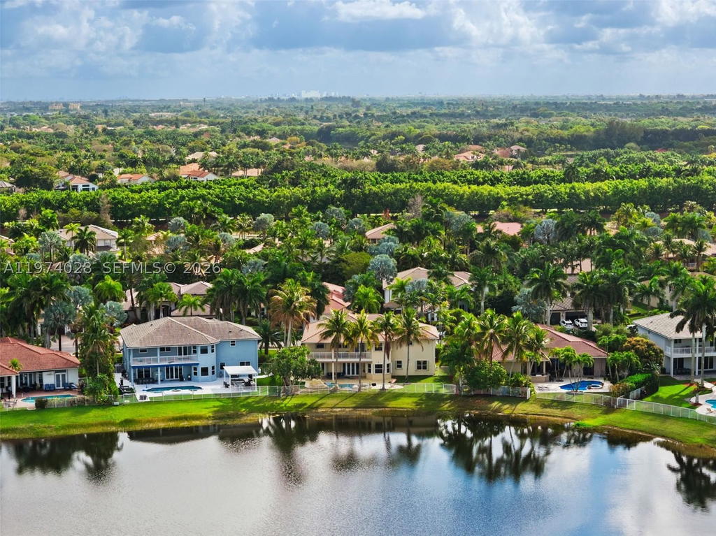 Real estate property located at 1537 Victoria Isle Way, Broward, Sector 7-parcel W, Weston, FL