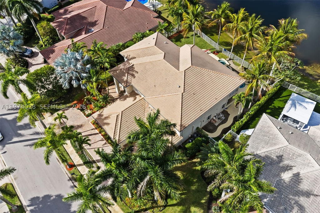 Real estate property located at 1537 Victoria Isle Way, Broward, Sector 7-parcel W, Weston, FL