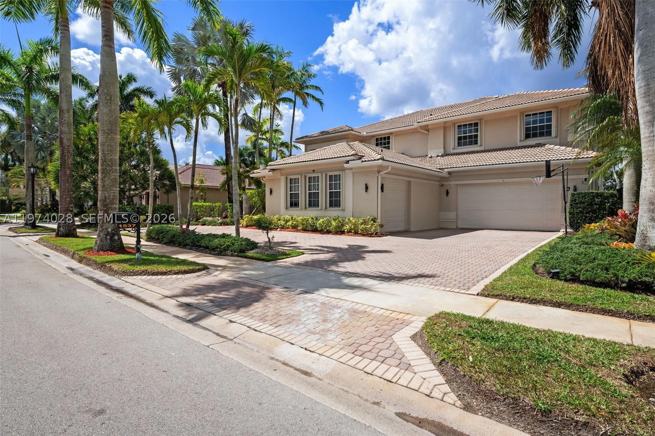 Real estate property located at 1537 Victoria Isle Way, Broward, Sector 7-parcel W, Weston, FL