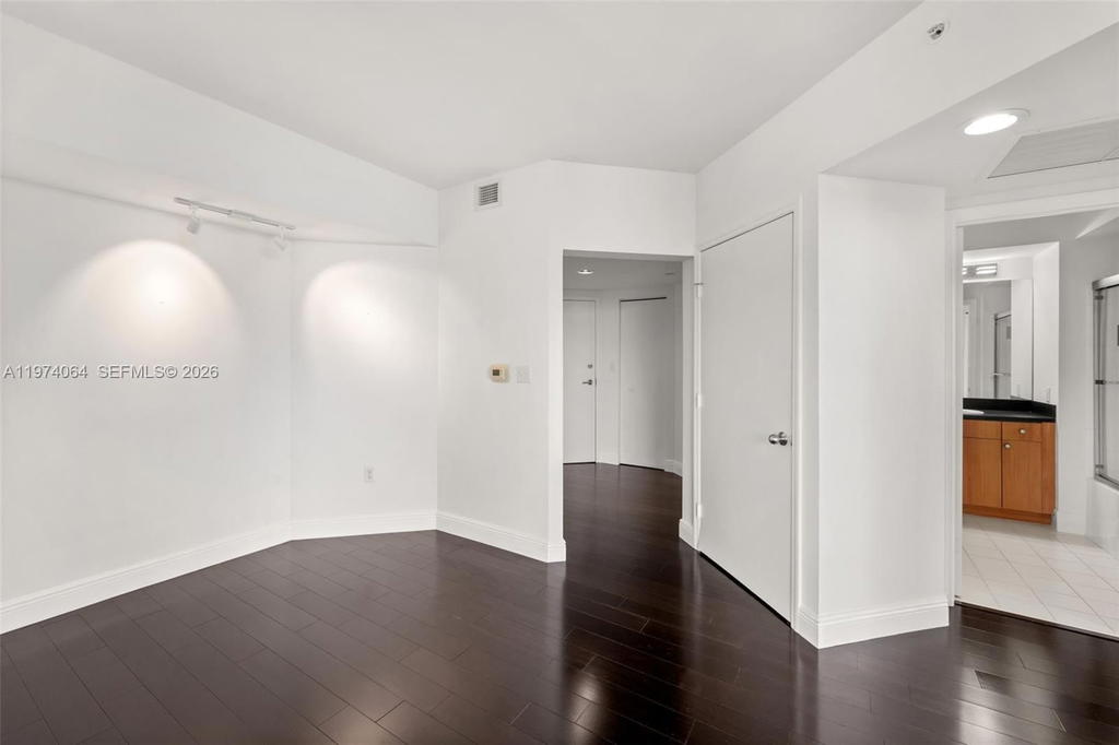 Real estate property located at 1330 West Ave #1614, Miami-dade, The Waverly At South Beach, Miami Beach, FL