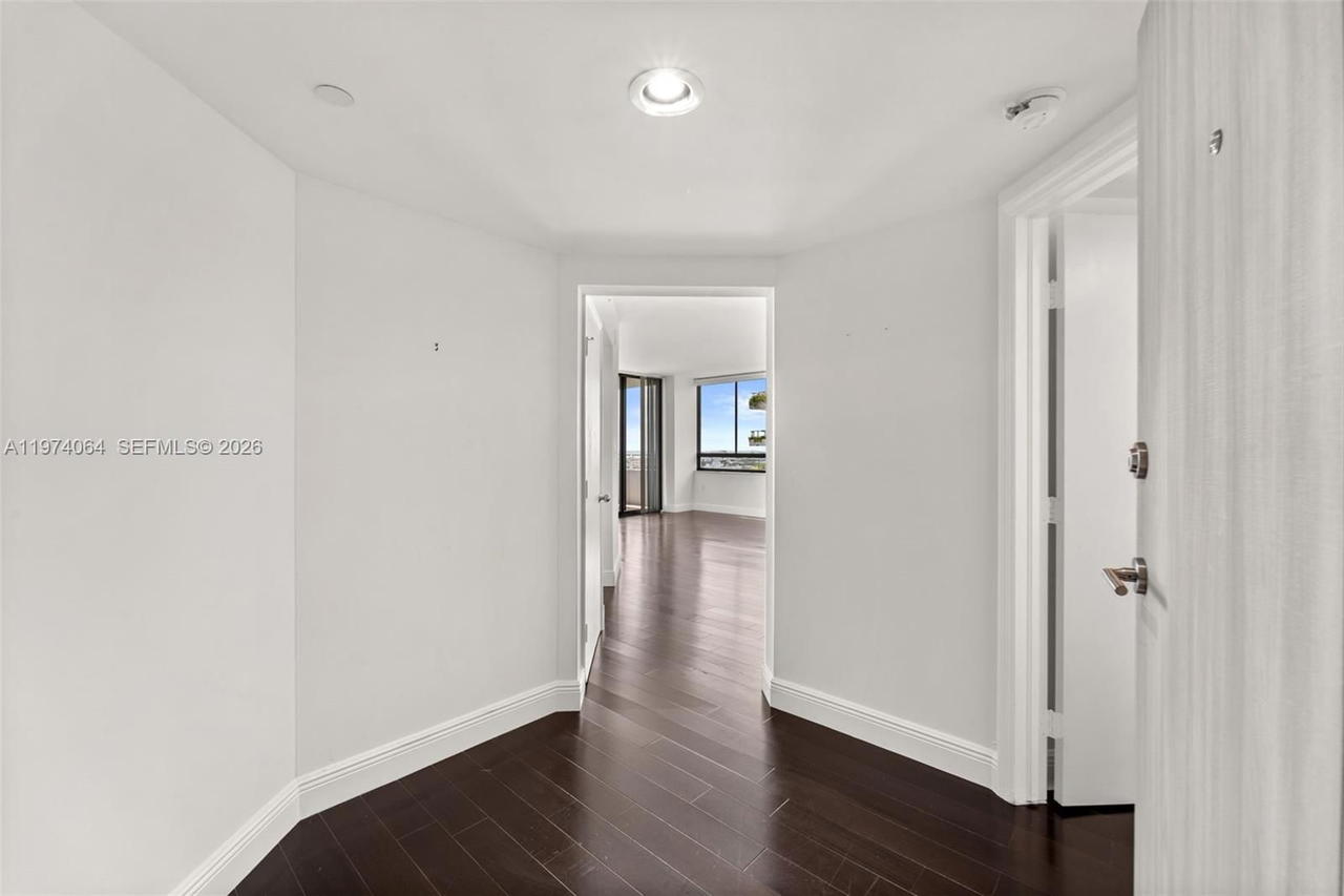 Real estate property located at 1330 West Ave #1614, Miami-dade, The Waverly At South Beach, Miami Beach, FL