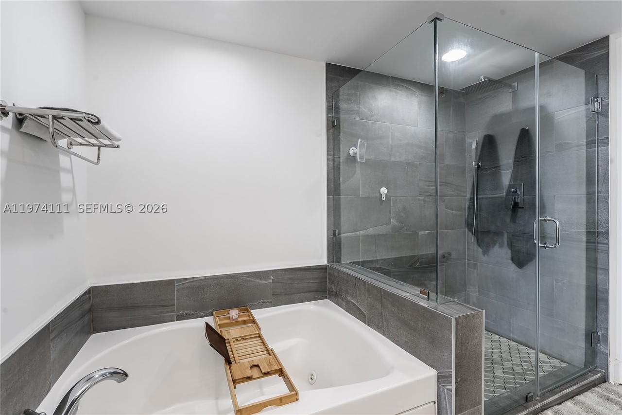 Real estate property located at 50 Biscayne Blvd #3106, Miami-dade, 50 Biscayne Condo, Miami, FL