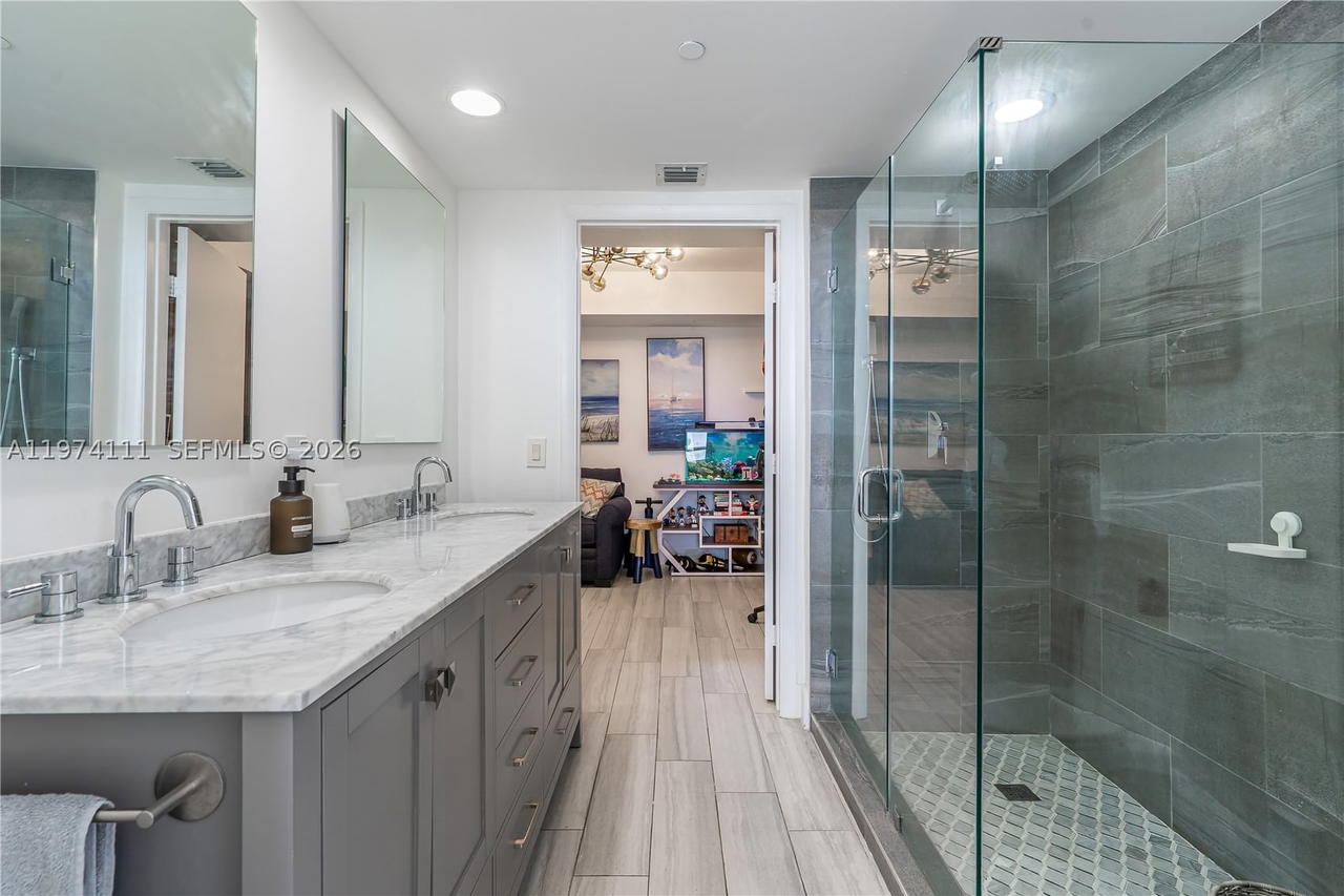 Real estate property located at 50 Biscayne Blvd #3106, Miami-dade, 50 Biscayne Condo, Miami, FL
