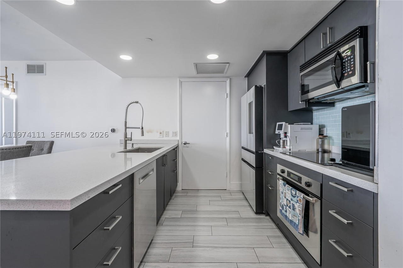 Real estate property located at 50 Biscayne Blvd #3106, Miami-dade, 50 Biscayne Condo, Miami, FL