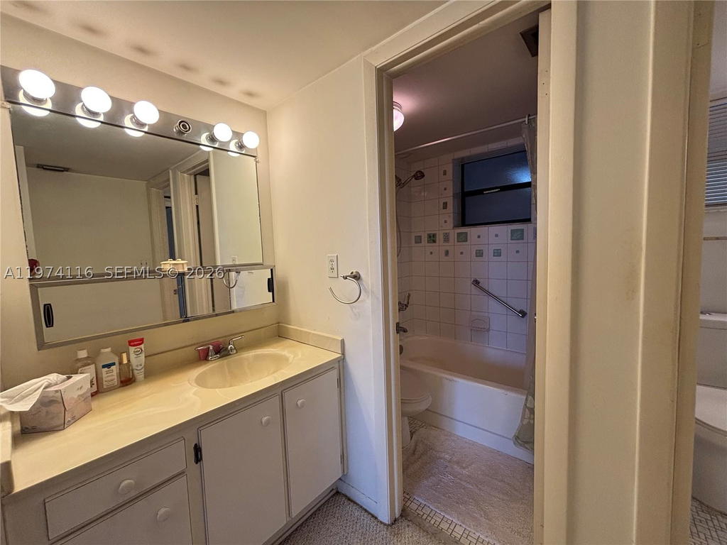 Real estate property located at 1100 Colony Point Cir #316, Broward, Colony Point 3 Condo, Pembroke Pines, FL