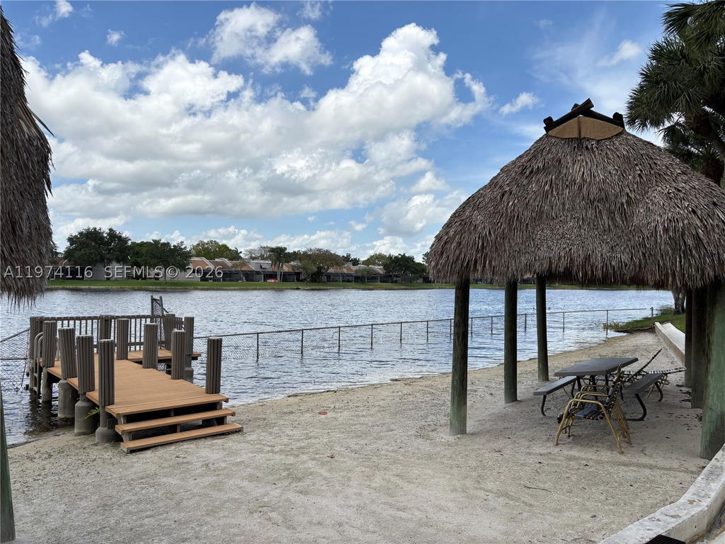 Real estate property located at 1100 Colony Point Cir #316, Broward, Colony Point 3 Condo, Pembroke Pines, FL